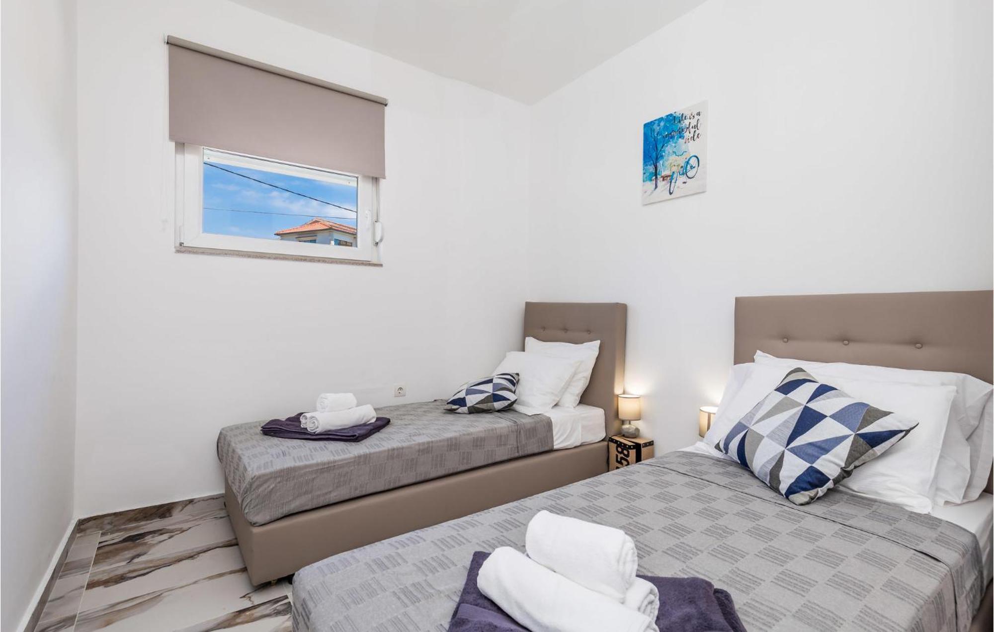 Beautiful apartment in Rijeka w/ Outdoor swimming pool, WiFi&2 Bedrooms Buitenkant foto
