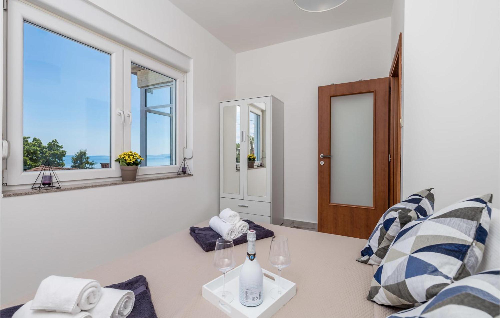 Beautiful apartment in Rijeka w/ Outdoor swimming pool, WiFi&2 Bedrooms Buitenkant foto