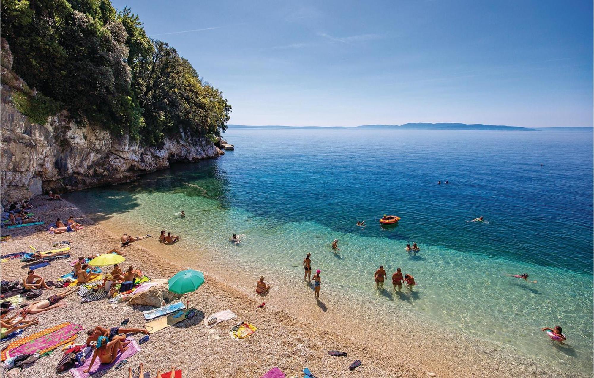 Beautiful apartment in Rijeka w/ Outdoor swimming pool, WiFi&2 Bedrooms Buitenkant foto