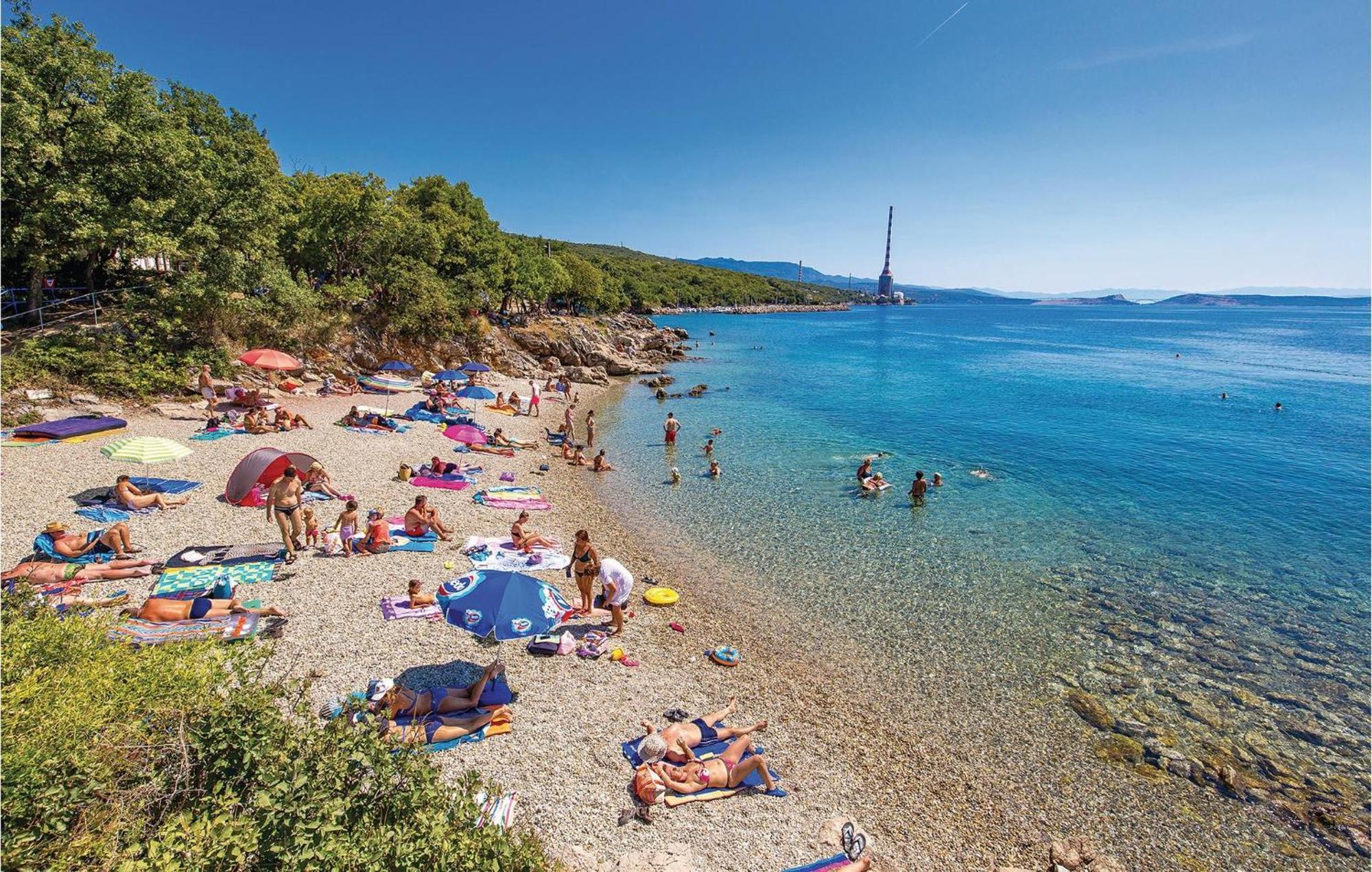 Beautiful apartment in Rijeka w/ Outdoor swimming pool, WiFi&2 Bedrooms Buitenkant foto